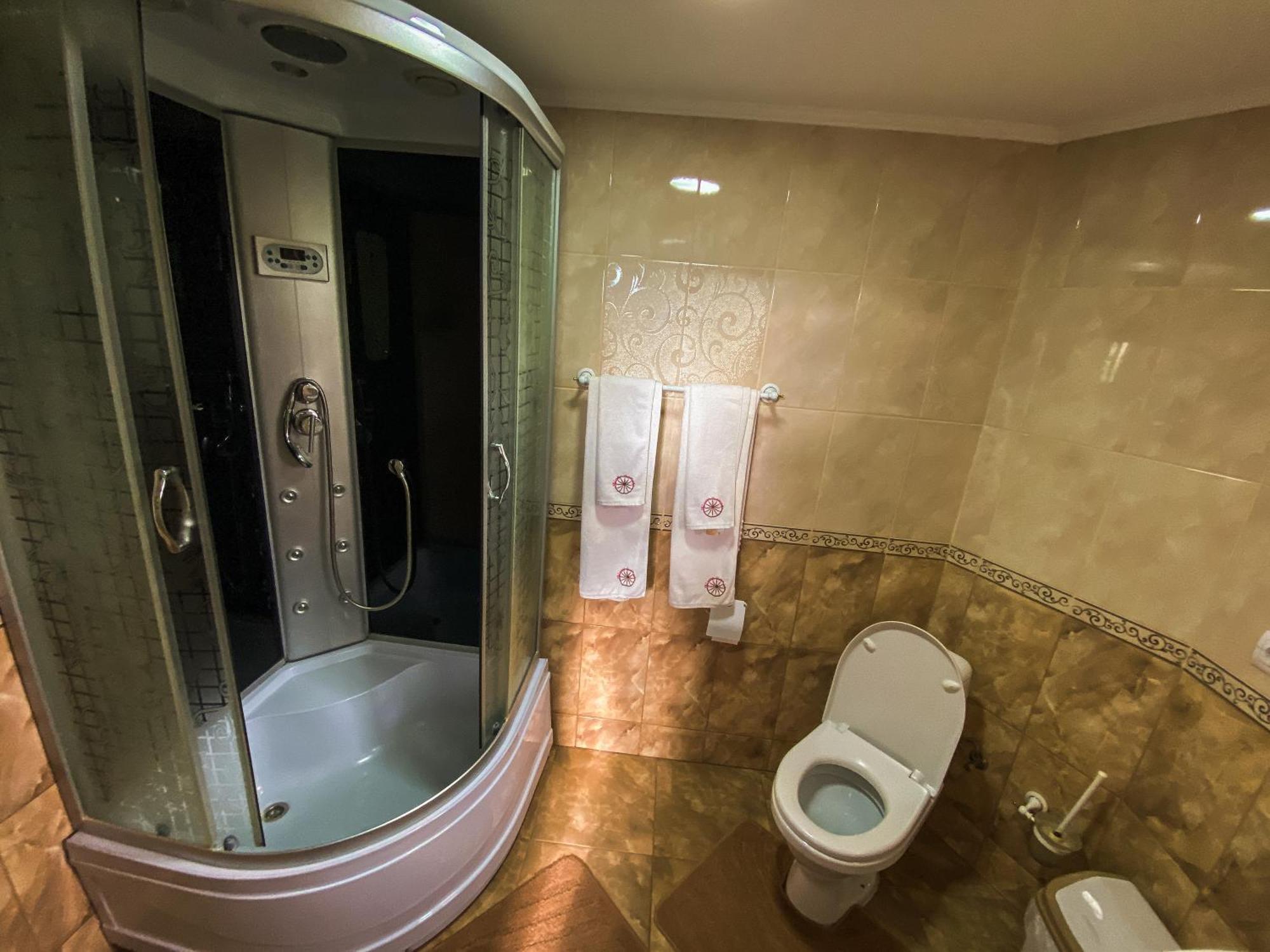 Коттедж "Пятое Колесо" 1 Lazeshchyna Extérieur photo